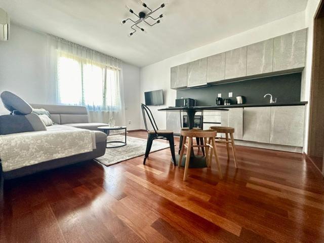 House Pica Apartment คลูจ-นาโปกา ภายนอก รูปภาพ